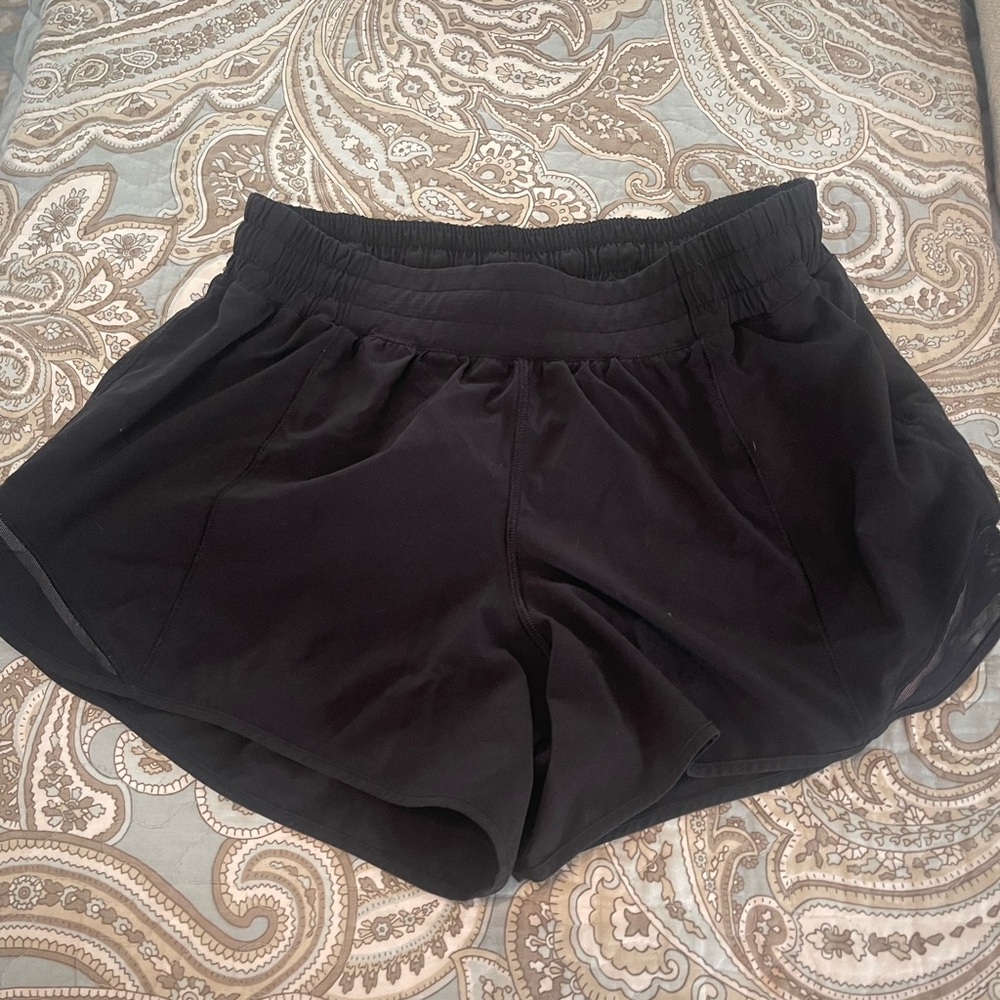 Lululemon women’s Hotty Hot Short